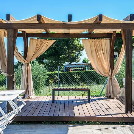 Pet Friendly In Terre Roveresche *